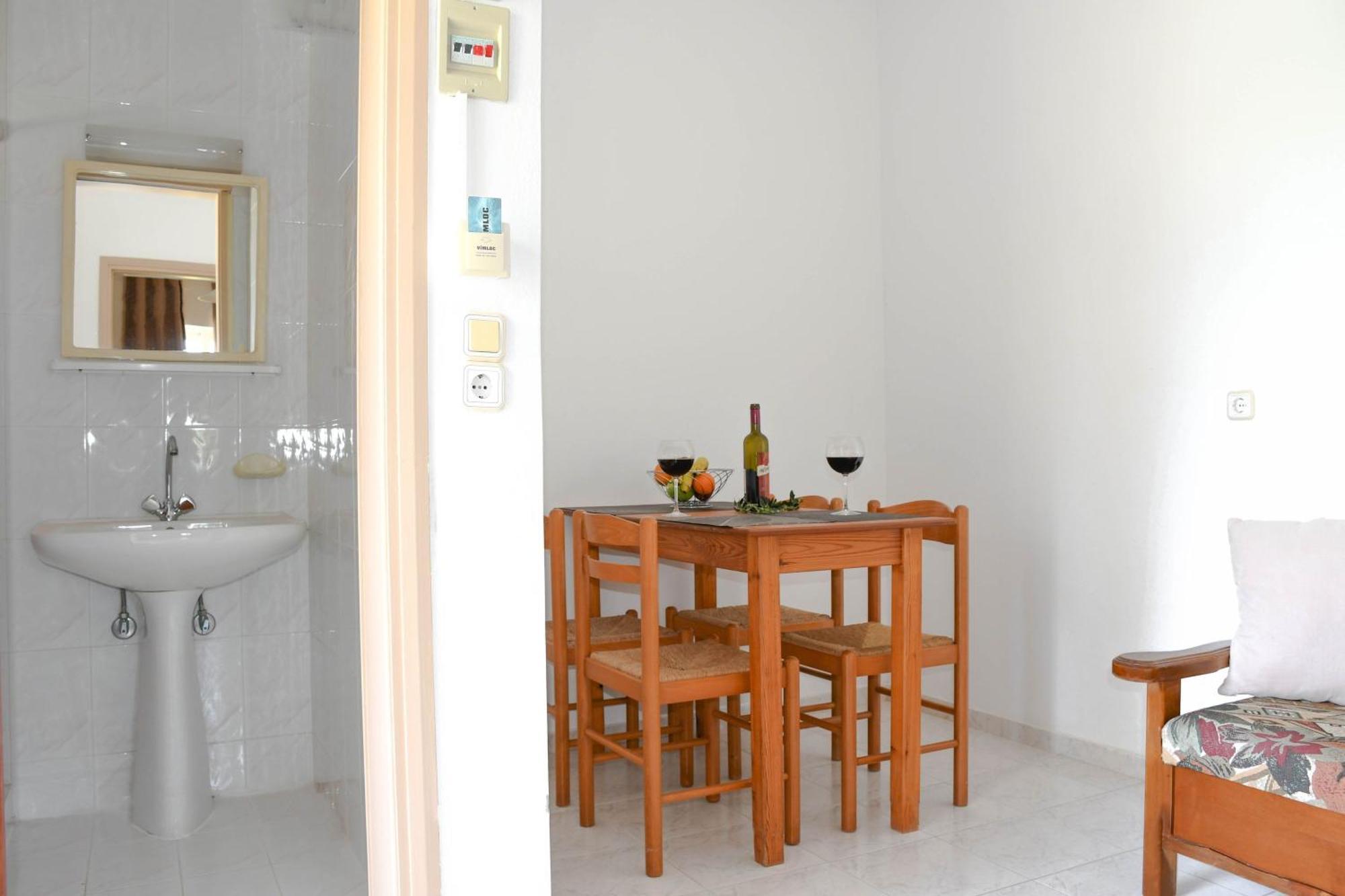 Litinas Apartments With Pool Agia Marina Zewnętrze zdjęcie