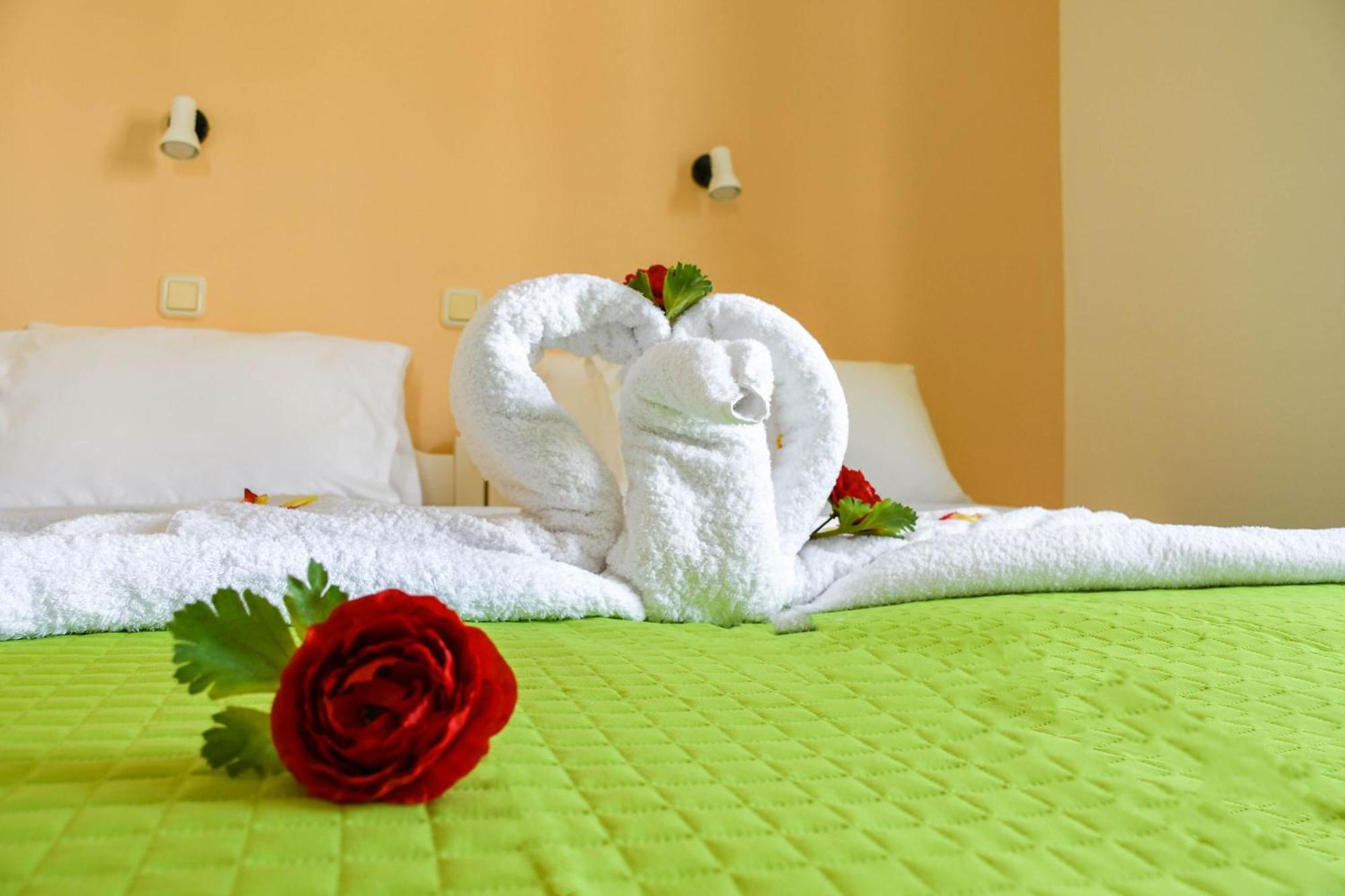 Litinas Apartments With Pool Agia Marina Zewnętrze zdjęcie