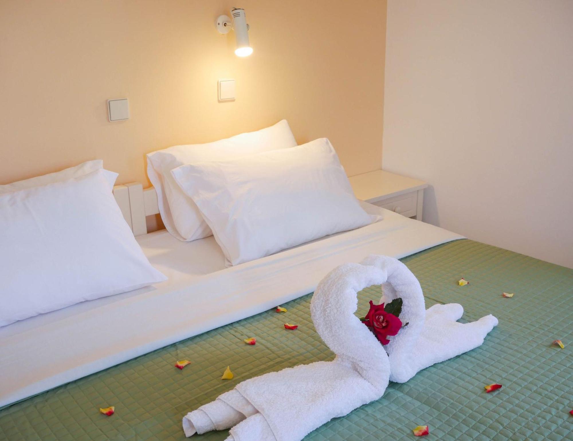 Litinas Apartments With Pool Agia Marina Zewnętrze zdjęcie