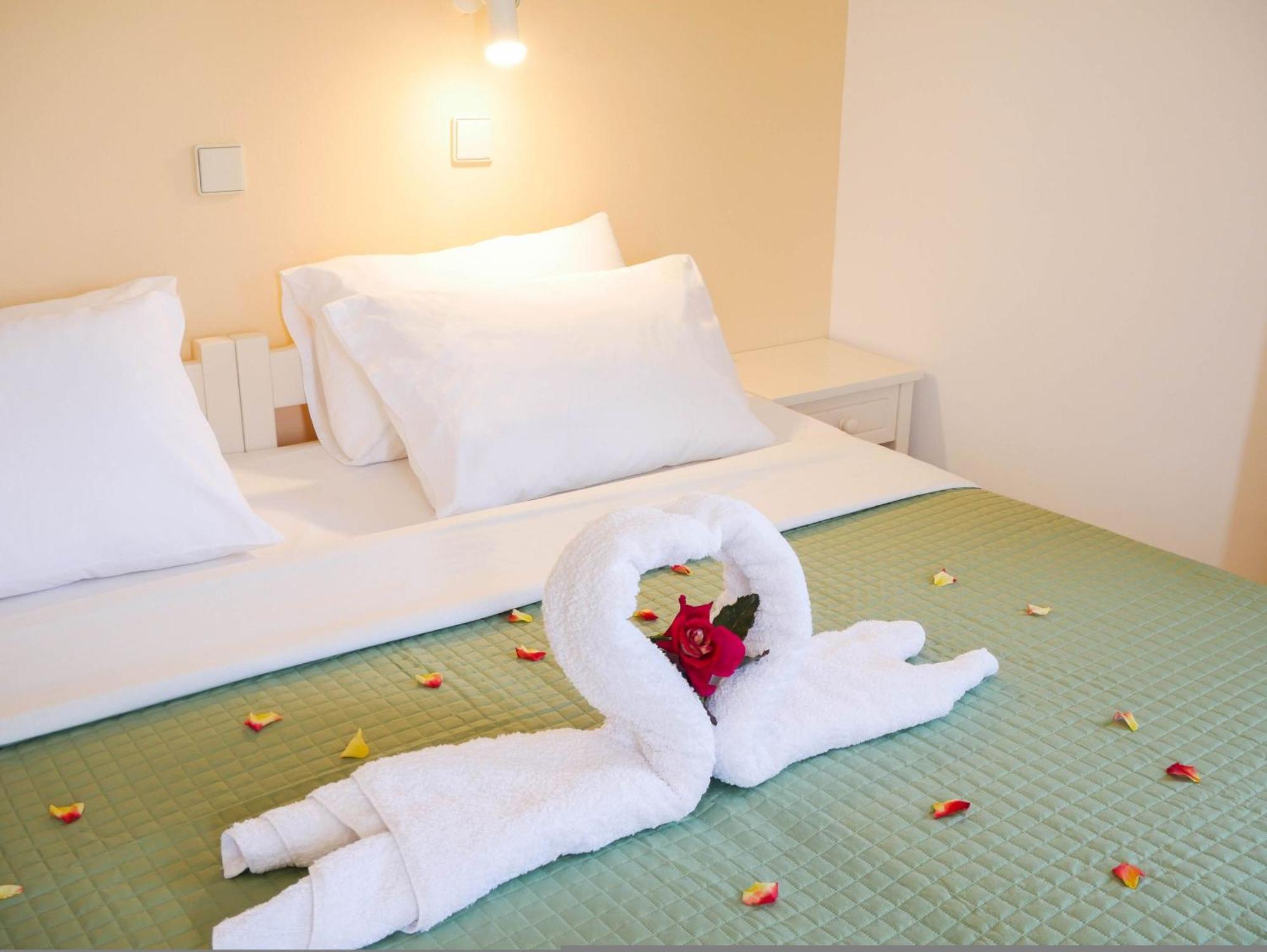 Litinas Apartments With Pool Agia Marina Zewnętrze zdjęcie