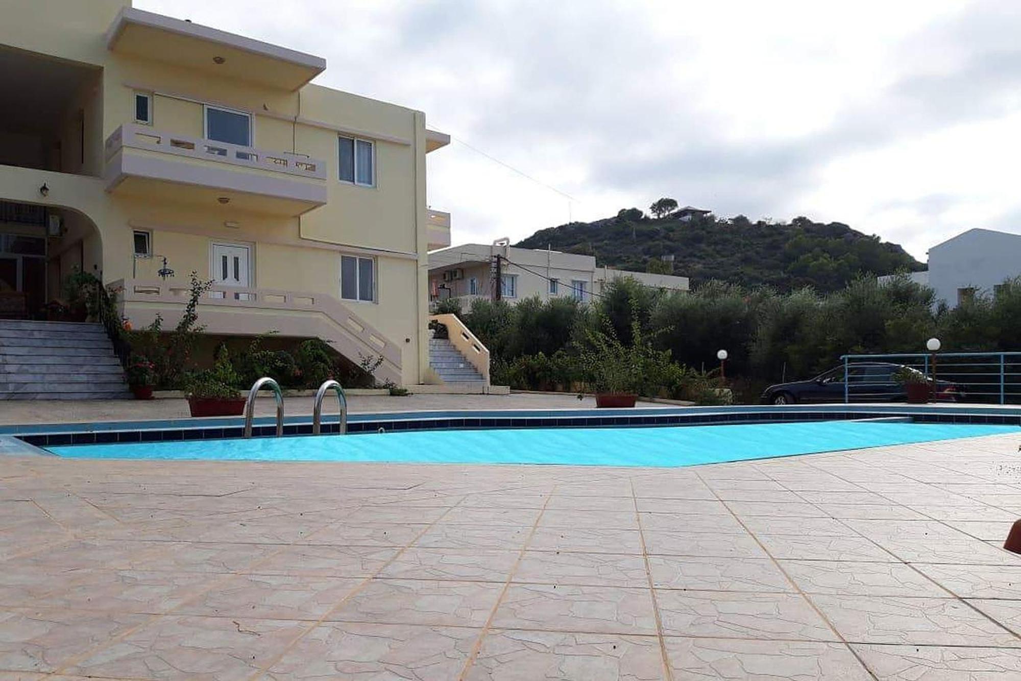 Litinas Apartments With Pool Agia Marina Zewnętrze zdjęcie